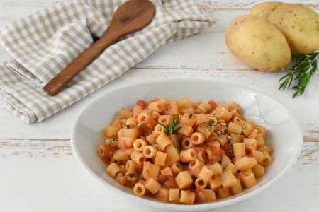 Massa com cebolas e batatas