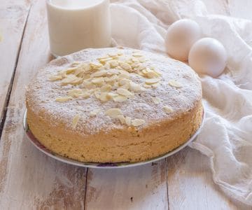 Bolo de leite de amêndoa sem ovos