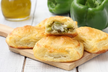 Folhados de pimentão e gorgonzola
