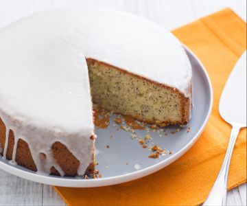 Bolo de cítricos e sementes de papoula