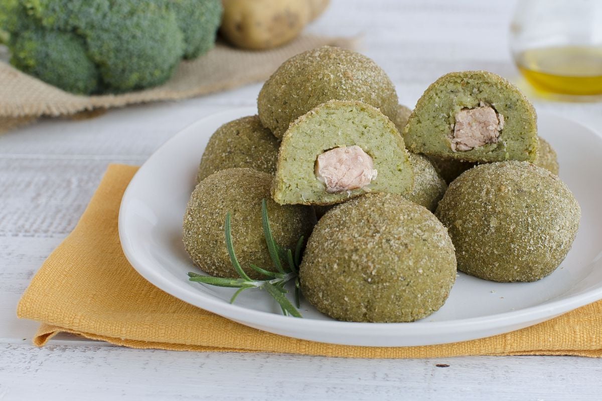 Almôndegas de brócolis e salmão