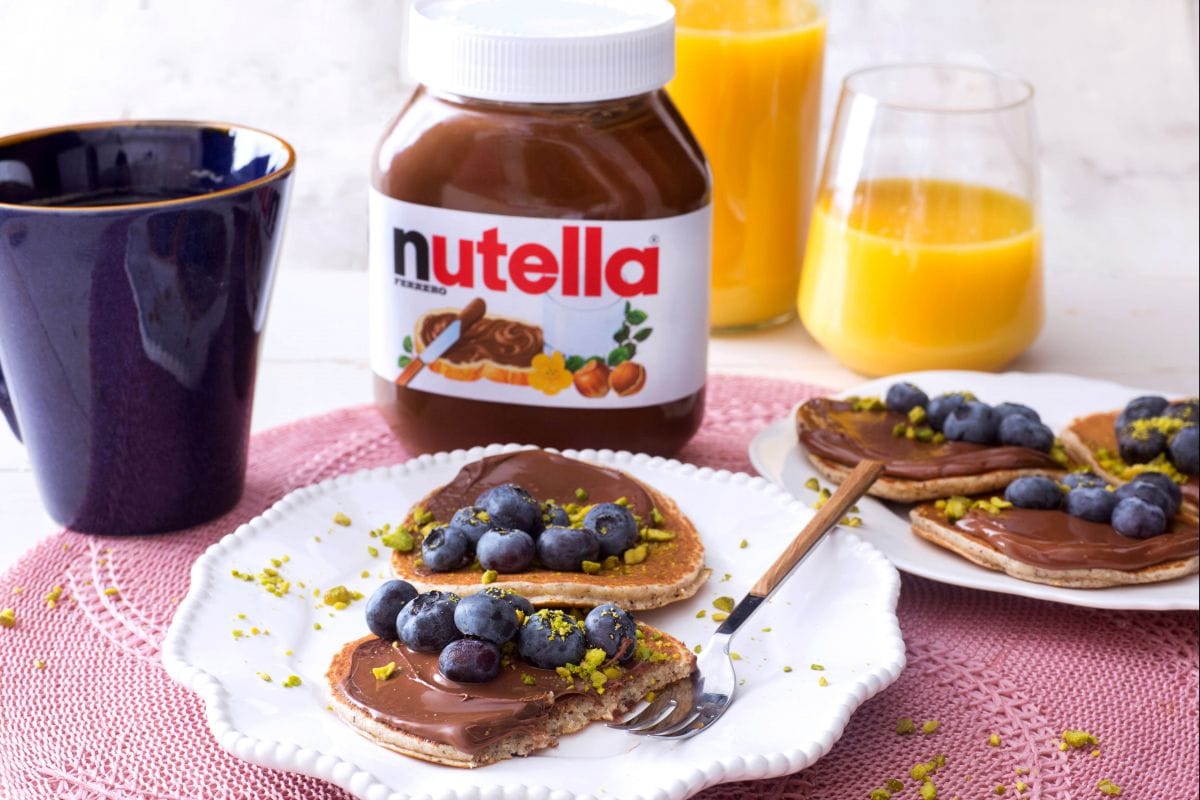 Panquecas sem glúten com mirtilos e Nutella®