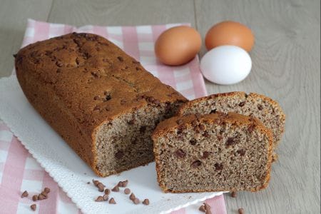 Bolo de trigo sarraceno com gotas de chocolate
