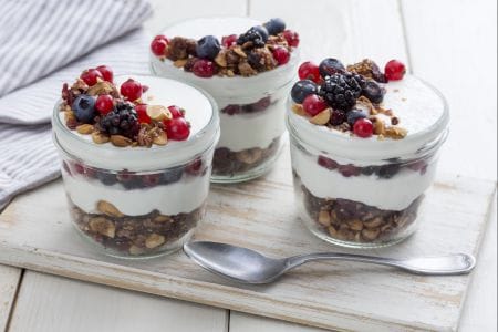 Cheesecake rápida de ricota e frutas vermelhas