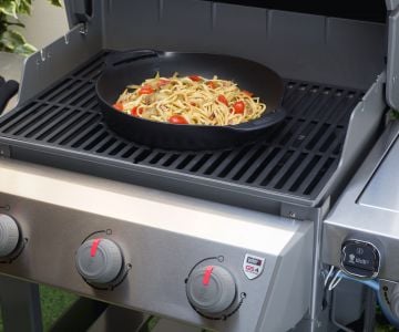 Espaguete risotado com alcachofras e bacon