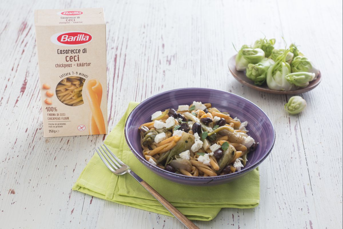 Casarecce de legumes com puntarelle cozidas e azeitonas