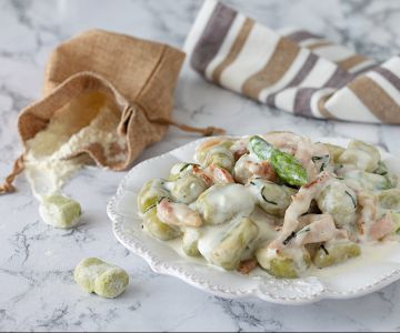 Nhoque de aspargos com creme de burrata e bacon