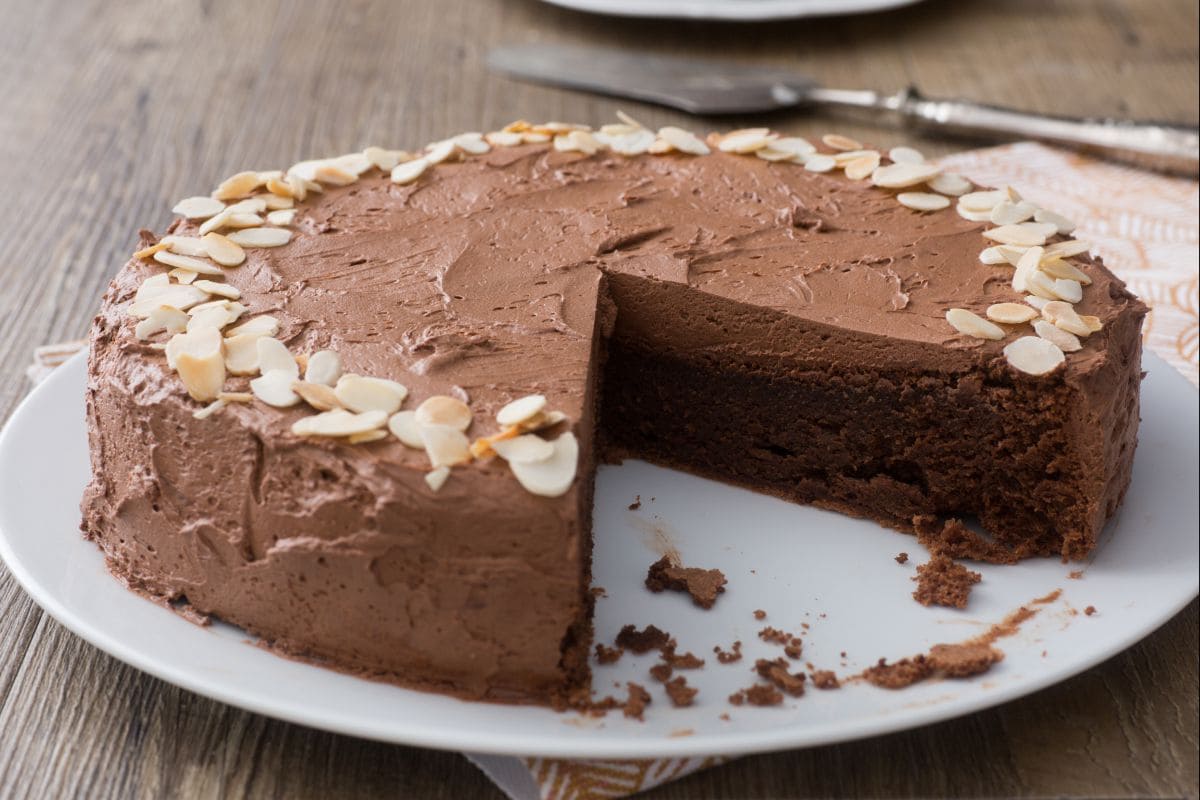 Bolo delicioso de chocolate sem farinha