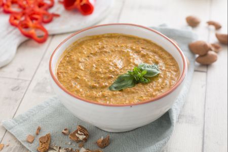 Pesto de pimentões doces e queijo de cabra