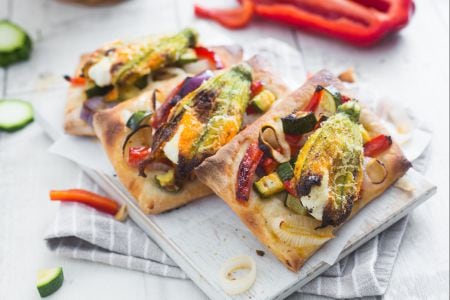 Tortinhas de vegetais e flores de abóbora recheadas
