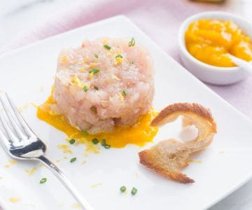 Tartar de olho-de-boi com molho de manga