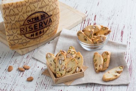 Cantucci com Grana Padano e frutas secas