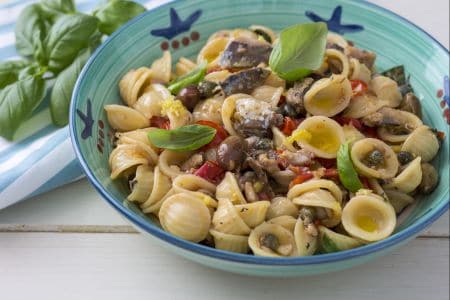 Orecchiette com sardinhas e tomatinhos