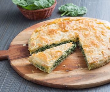 Burek com espinafre e ricota