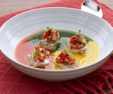 Ceviche de olho-de-boi com purê de tomatinhos