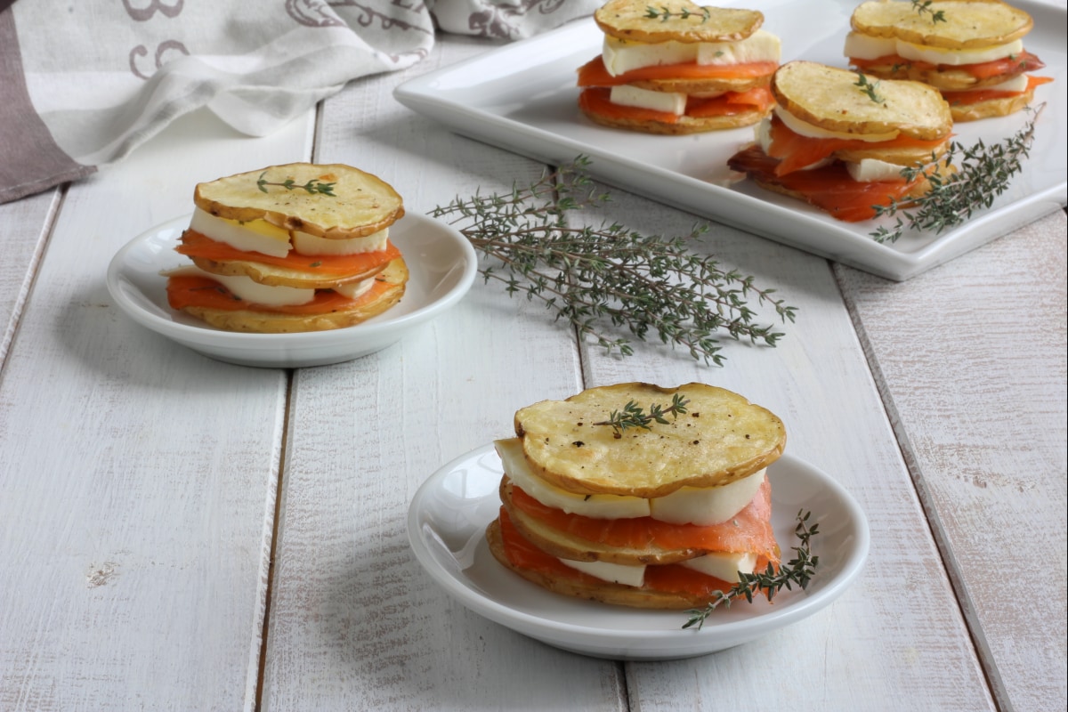 Torres de batata com salmão e provolone