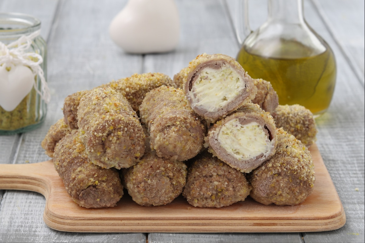 Rolinhos de carne com pistache