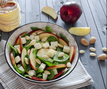 Salada de maçãs e espinafres