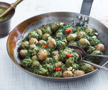 Nhoque com pesto de ervas