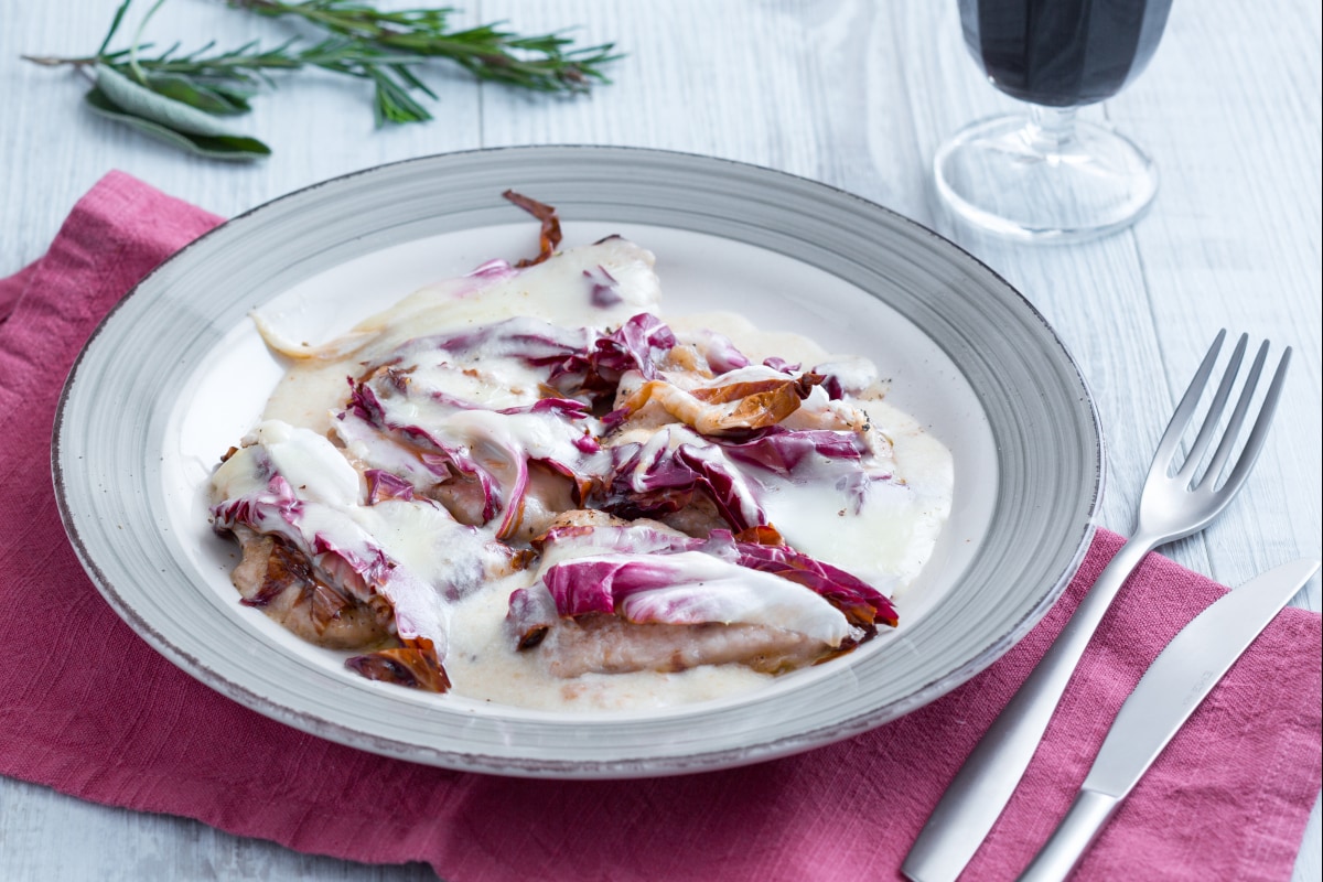 Escalopes com taleggio e radicchio