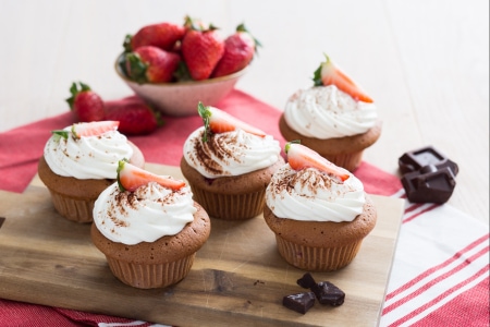 Muffin de morango e chocolate