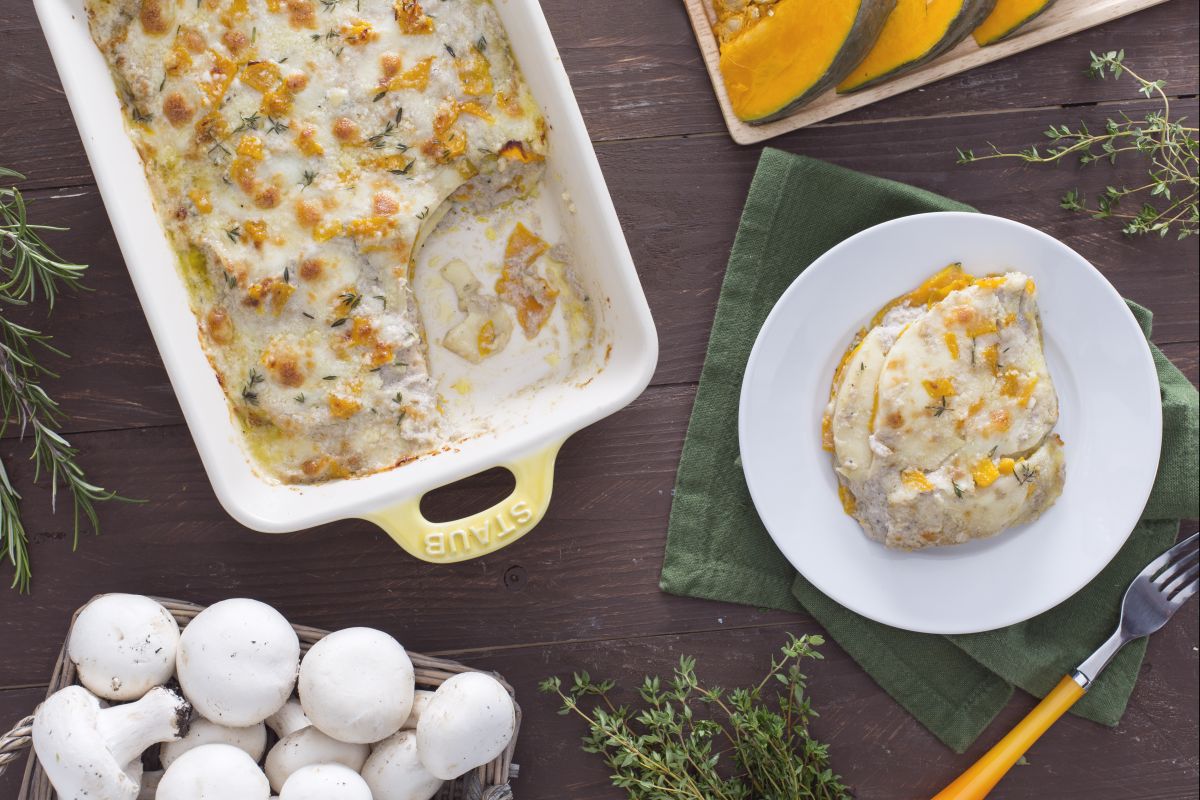 Lasanha de abóbora com creme de cogumelos e scamorza