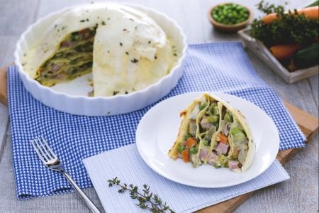 Zuccotto de lasanha com legumes, queijo fontina e presunto