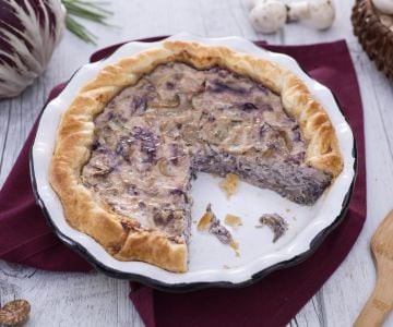 Torta salgada de cogumelos e radicchio