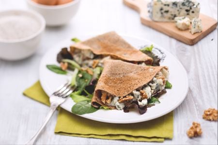 Crepe com roquefort e nozes