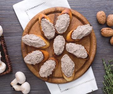 Crostini com patê de cogumelos Champignon