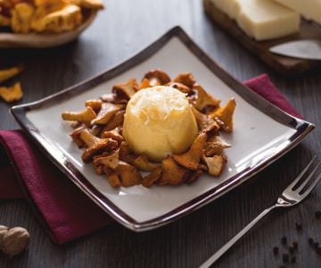 Flan de Grana com cogumelos cantarelos
