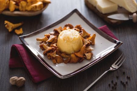 Flan de Grana com cogumelos cantarelos