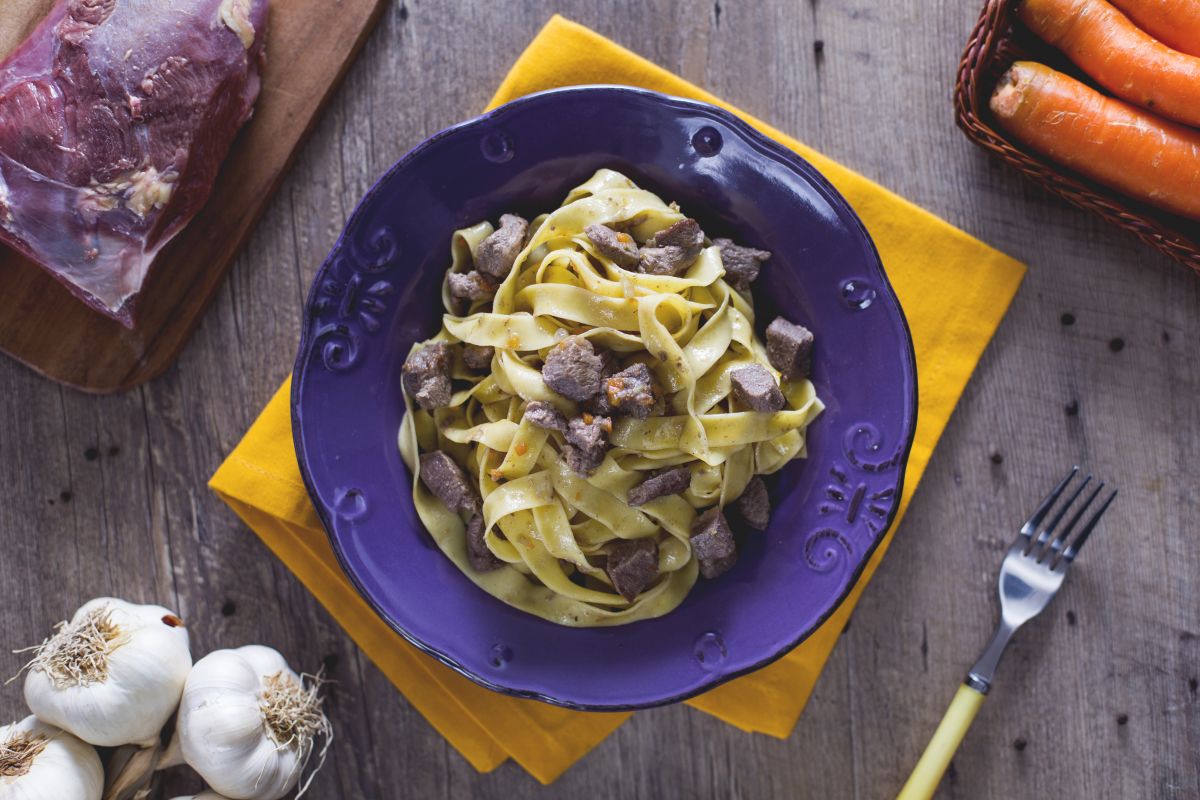 Tagliatelle com pato