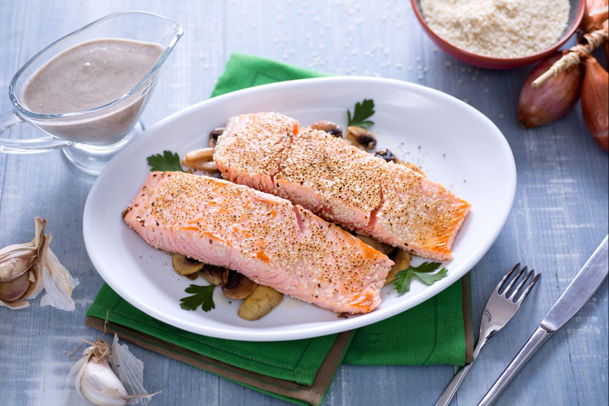 Filé de salmão crocante com molho Chardonnay