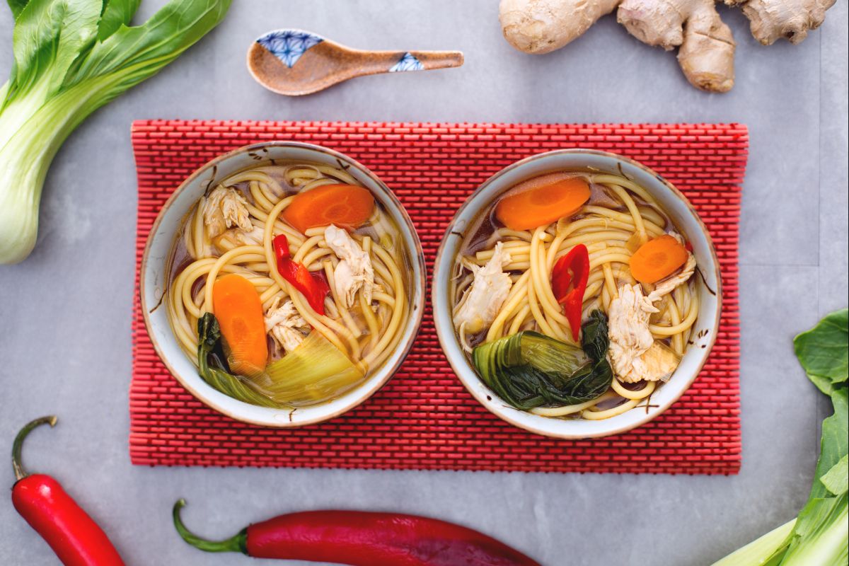 Vermicelli em sopa oriental
