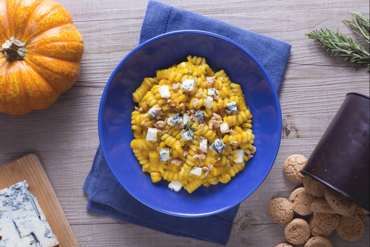 Massa com abóbora, gorgonzola e amaretto