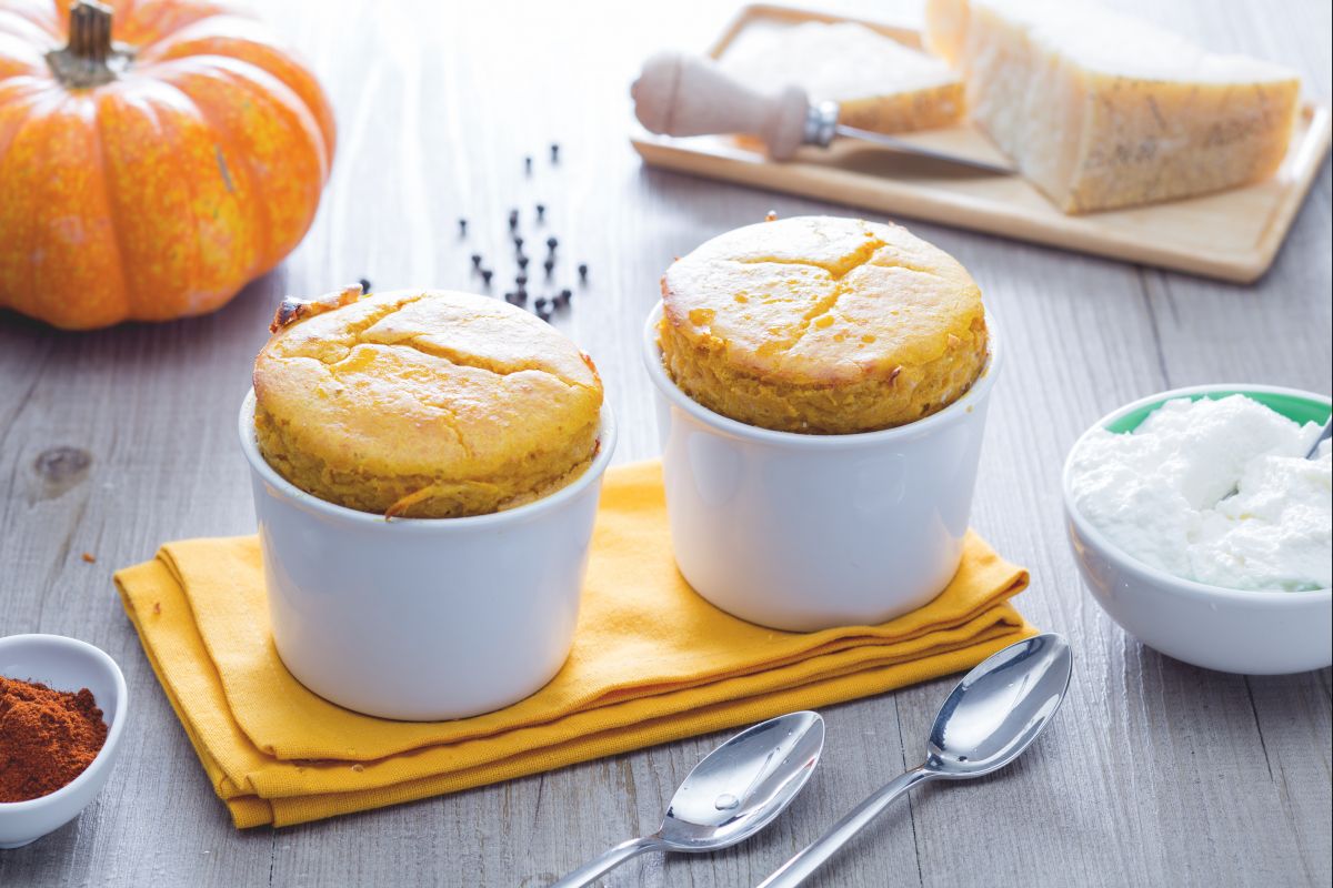 Soufflé de abóbora e páprica com creme de burrata