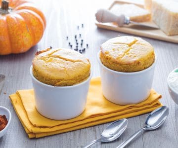 Soufflé de abóbora e páprica com creme de burrata