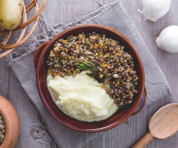 Purê de batatas e lentilhas