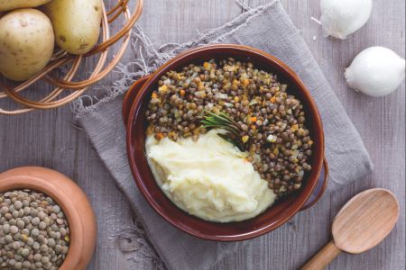 Purê de batatas e lentilhas