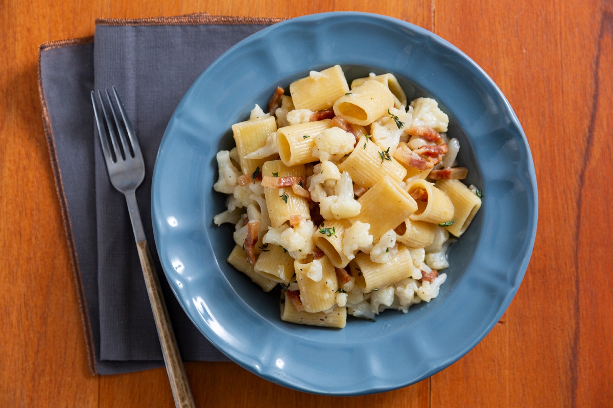 Massa com couve-flor e guanciale