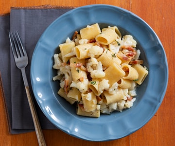 Massa com couve-flor e guanciale