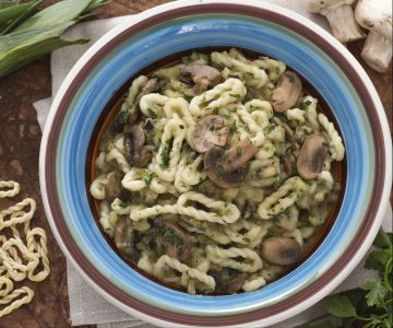 Lorighittas com berinjela e cogumelos