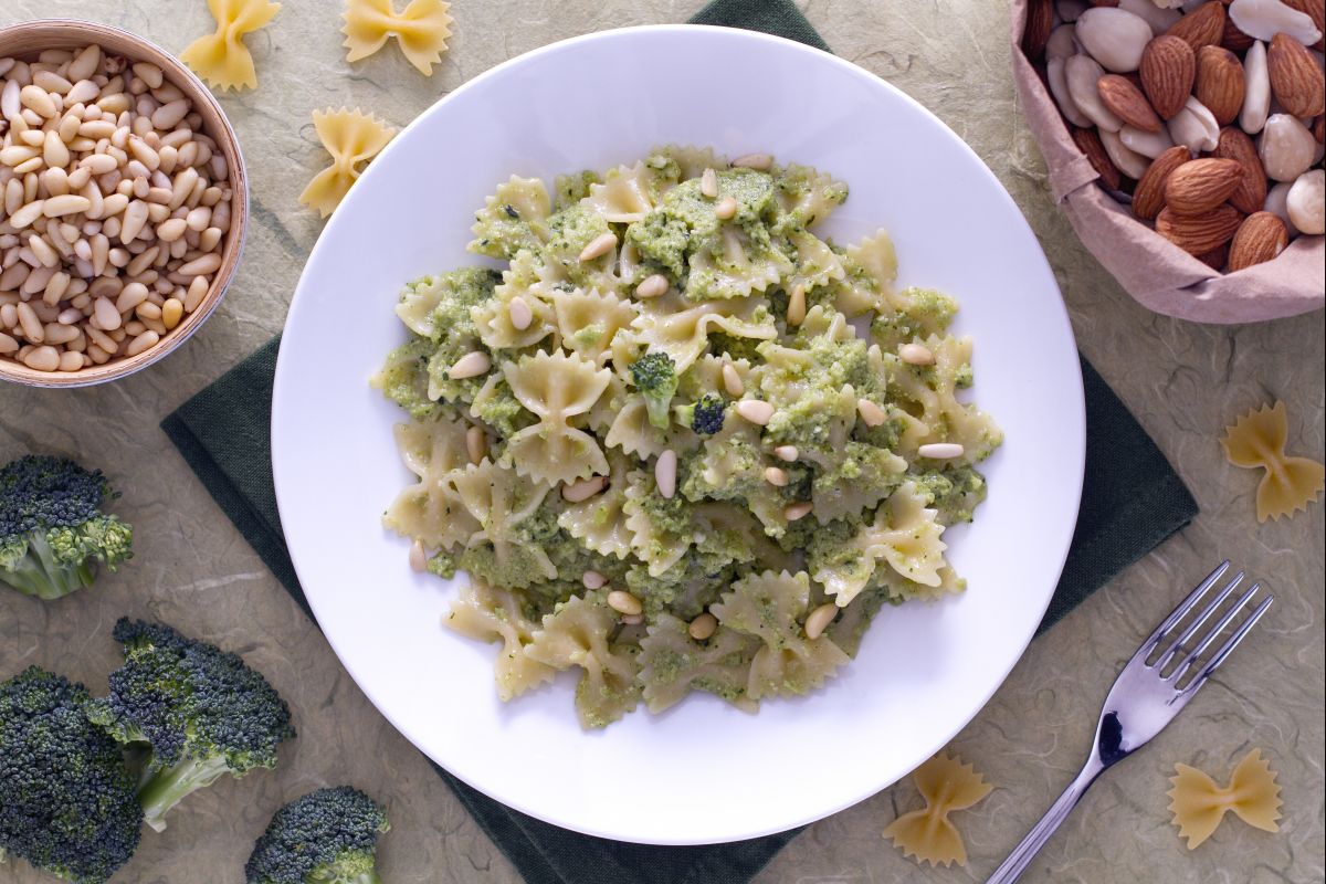 Macarrão com pesto de brócolis