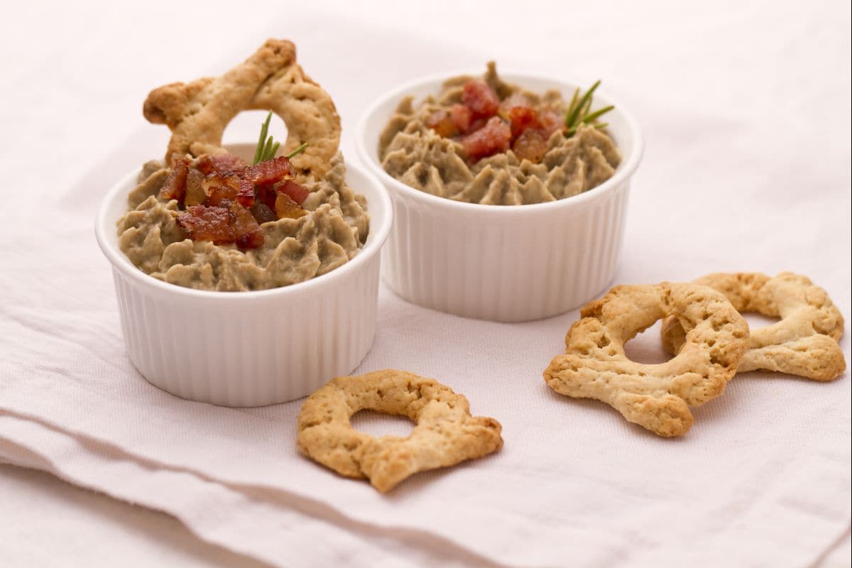 Torcelli com creme de lentilhas e guanciale