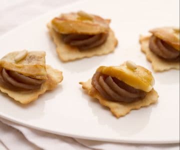 Folhados com creme de castanha e queijo scamorza
