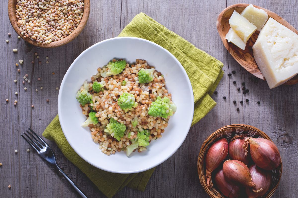 Fregola com brócolis romanesco