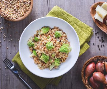 Fregola com brócolis romanesco