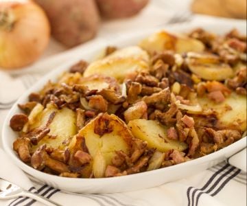 Rosticciata (grostl) com chanterelles e speck