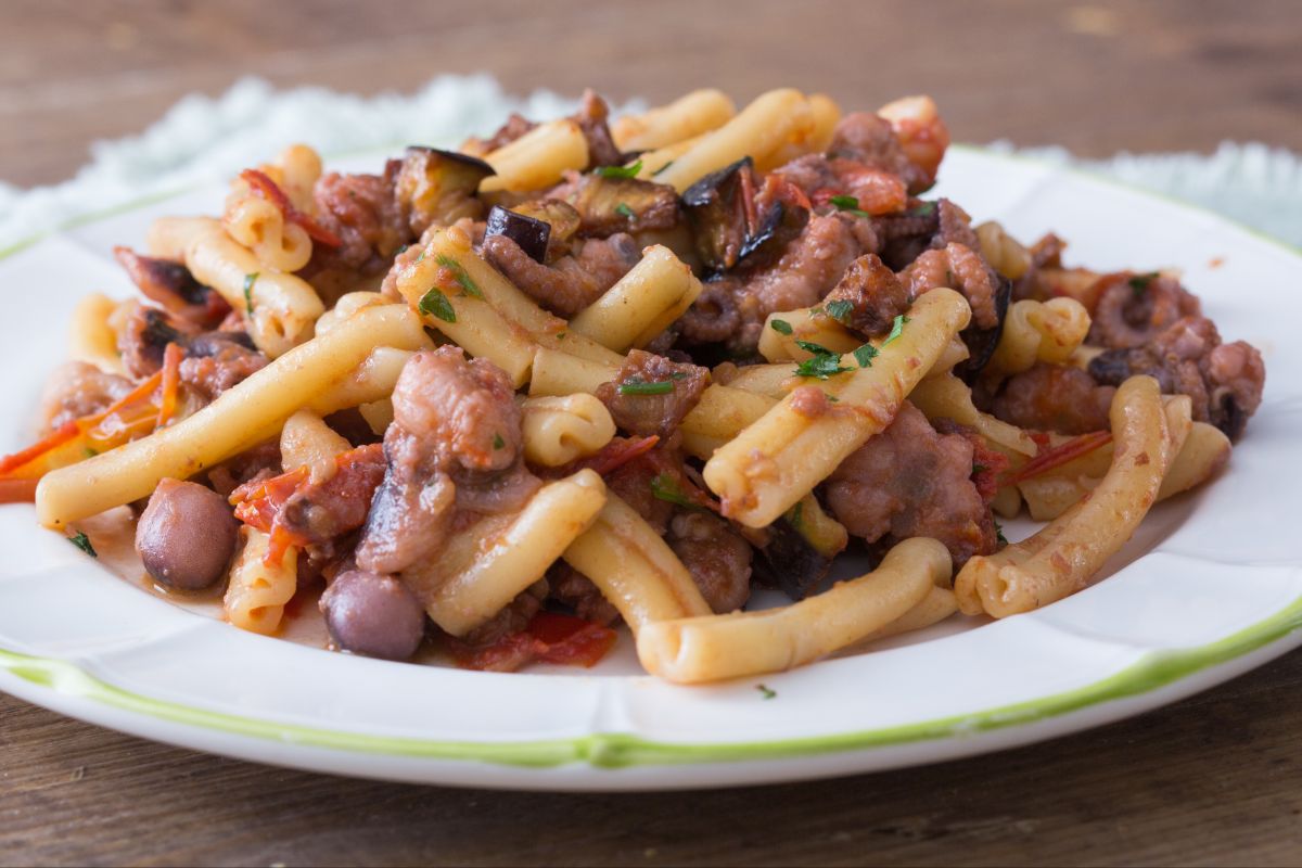 Casarecce com polvinhos e berinjelas